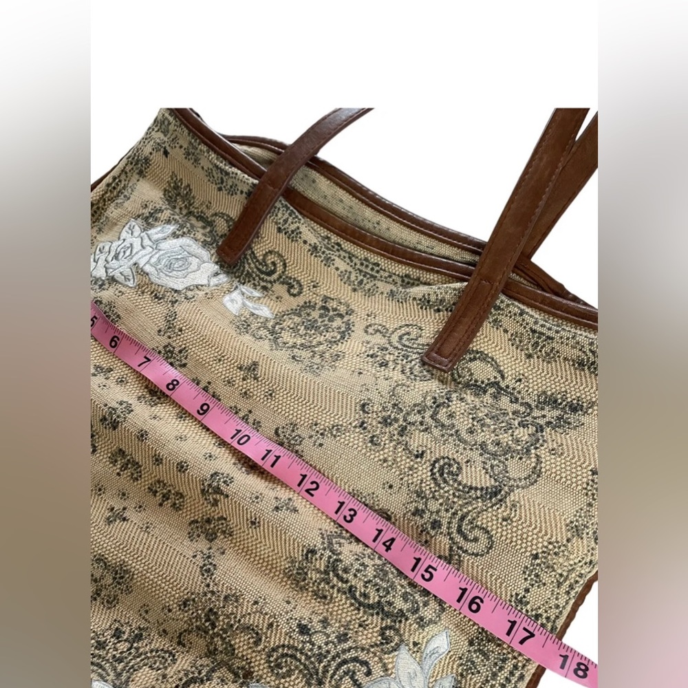 FREE PEOPLE Floral Embroidered Boho shoulder Bag| Oversized |Beige |Vegan Trim - Picture 5 of 13